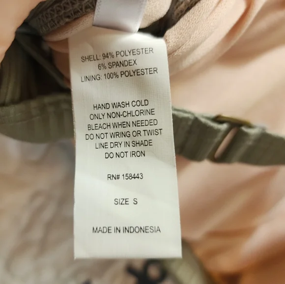 NWT Bikini Bathing Suit Top Size S - Picture 3 of 5